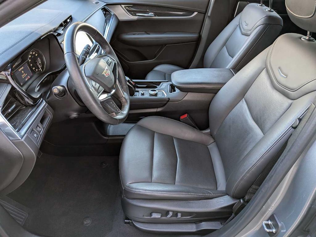 used 2023 Cadillac XT5 car, priced at $32,998