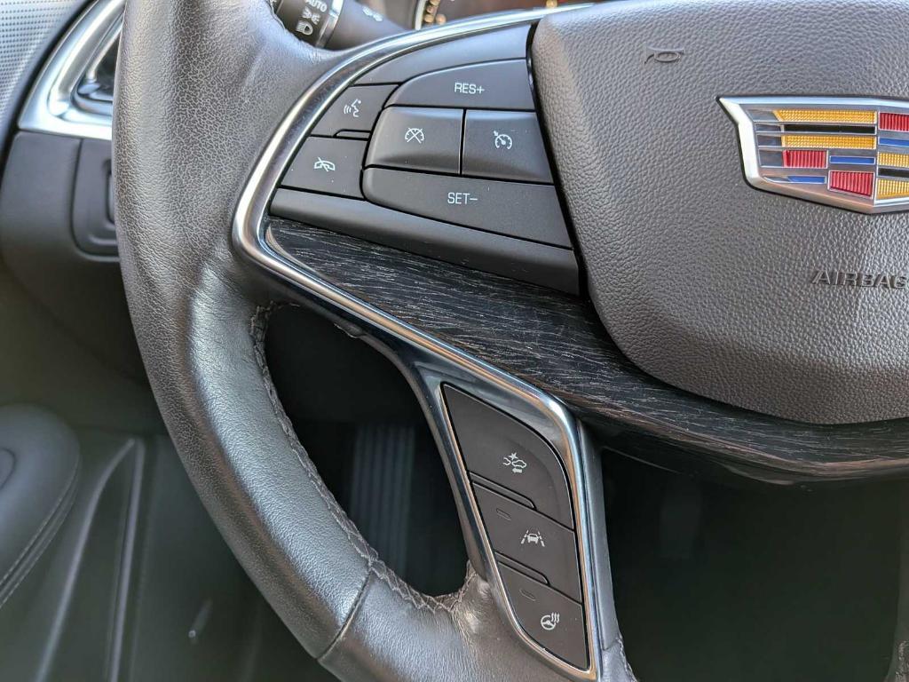 used 2023 Cadillac XT5 car, priced at $32,998