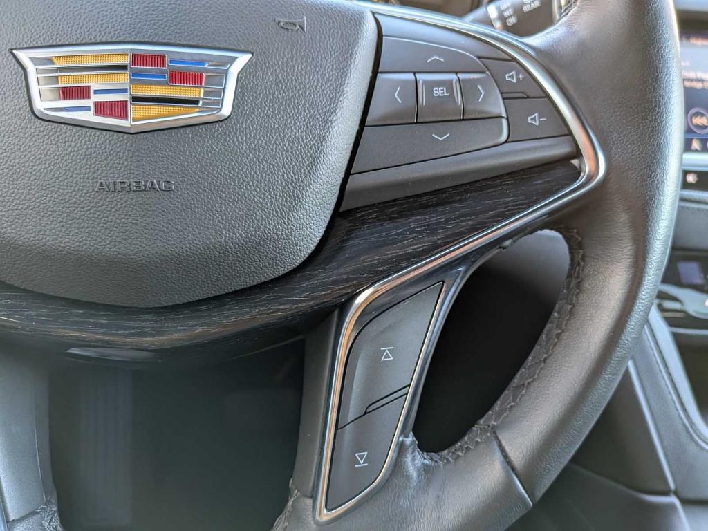 used 2023 Cadillac XT5 car, priced at $32,998