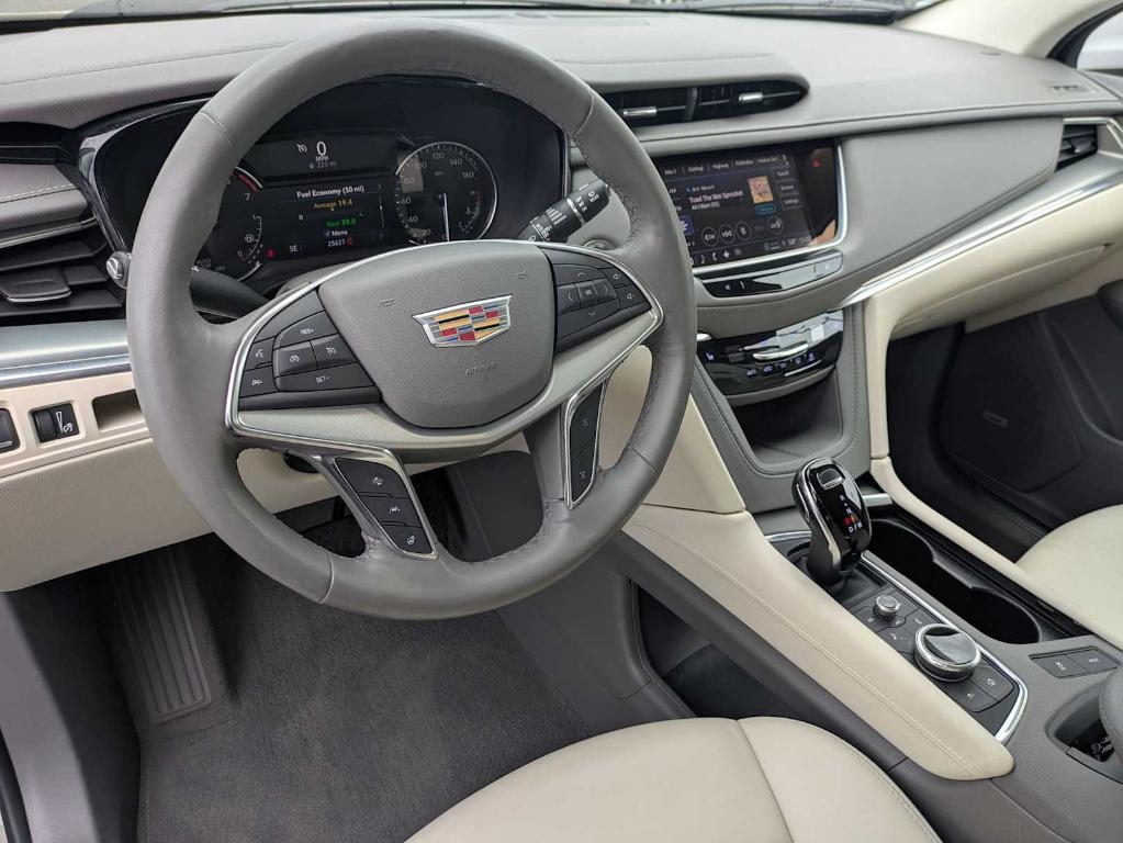 used 2022 Cadillac XT5 car, priced at $30,995