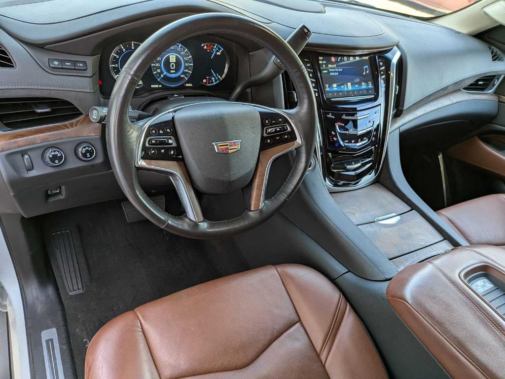 used 2019 Cadillac Escalade ESV car, priced at $34,999