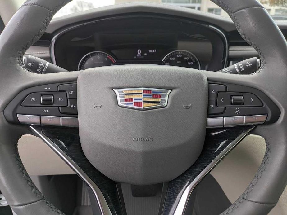 used 2022 Cadillac XT6 car, priced at $37,992