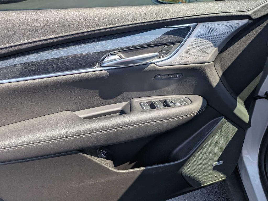 used 2020 Cadillac XT5 car, priced at $27,995