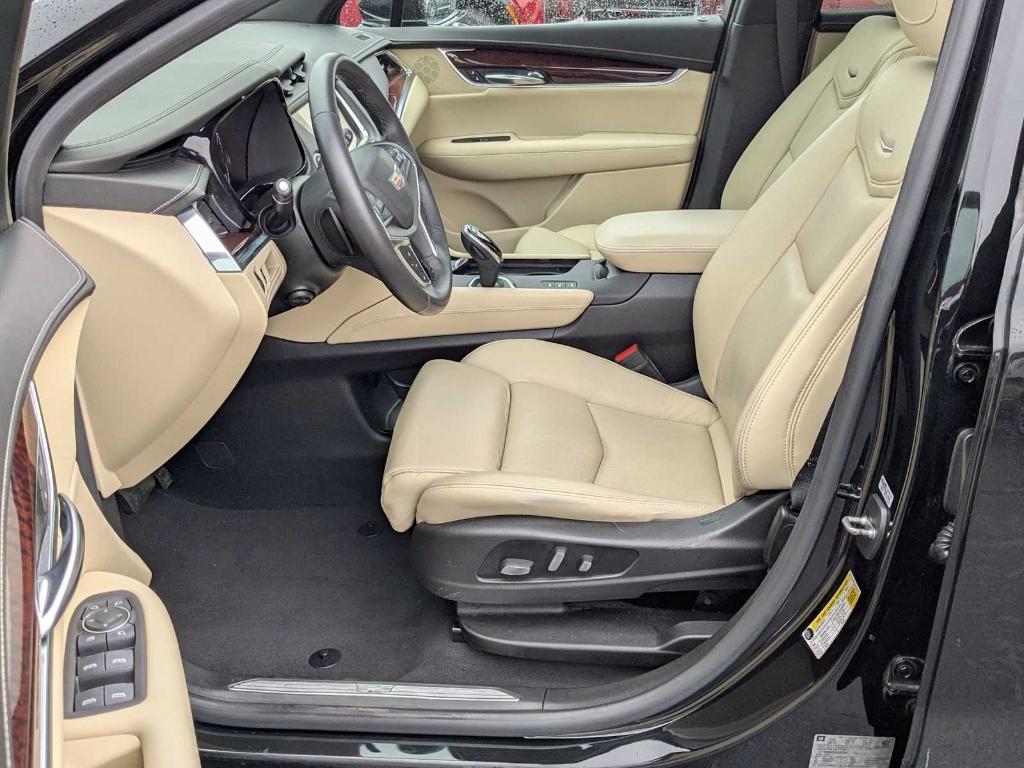 used 2017 Cadillac XT5 car, priced at $17,495