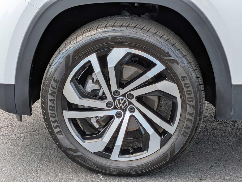 used 2023 Volkswagen Atlas car, priced at $30,699