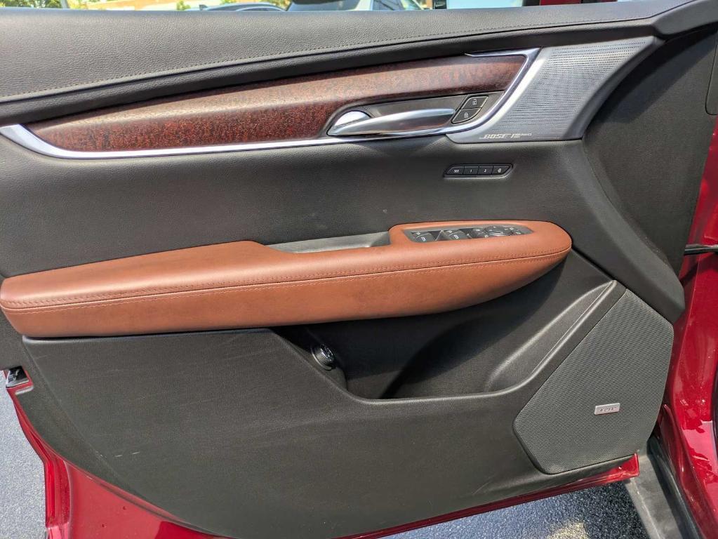 used 2022 Cadillac XT5 car, priced at $31,945