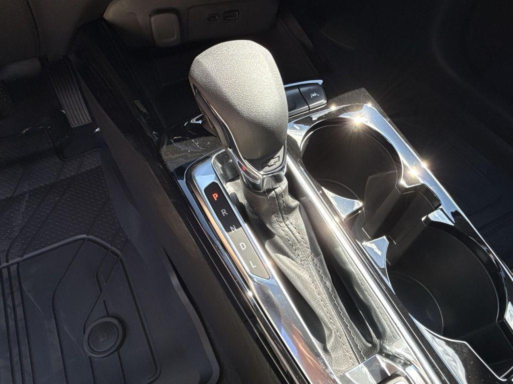 new 2025 Chevrolet Trax car, priced at $25,085