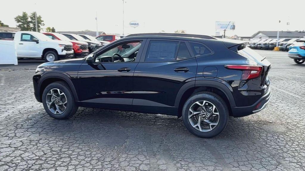 new 2025 Chevrolet Trax car, priced at $25,085