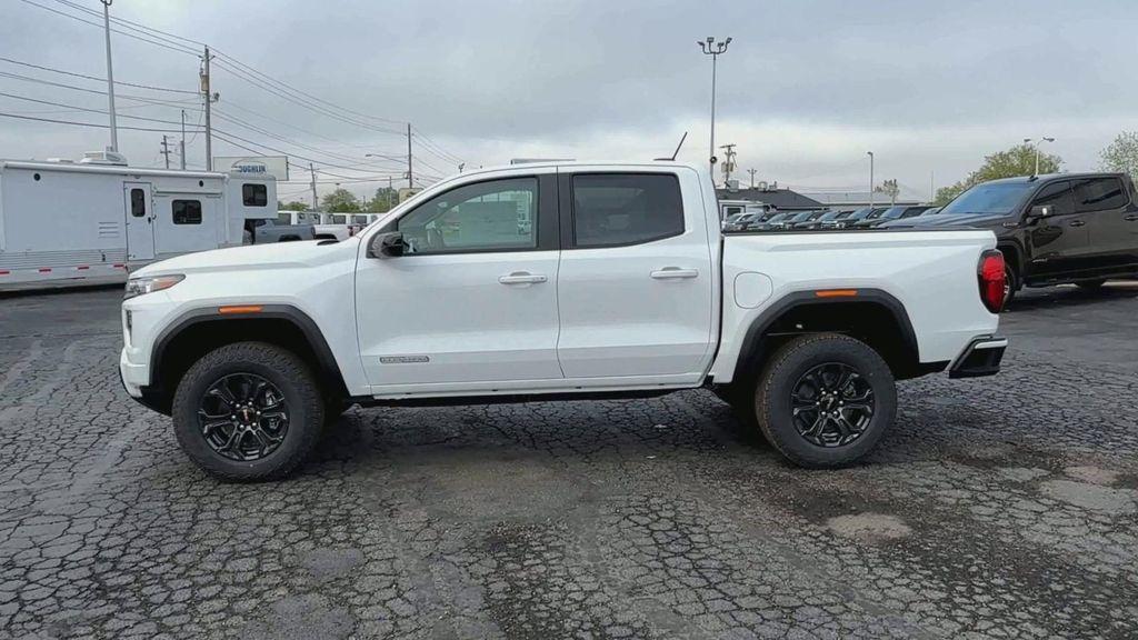new 2025 GMC Canyon car, priced at $40,095