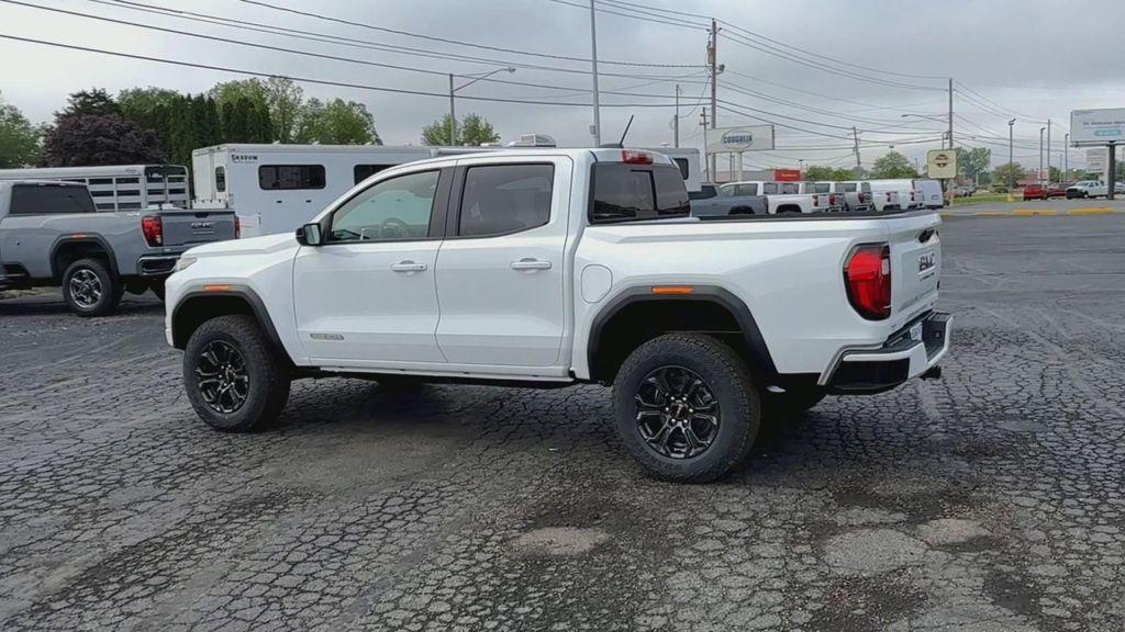 new 2025 GMC Canyon car, priced at $40,095