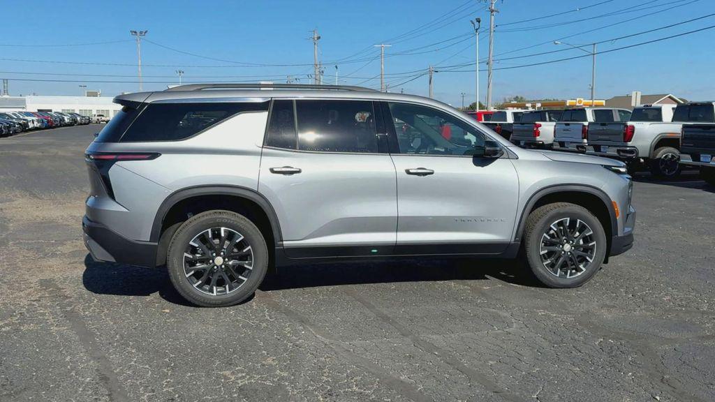 new 2026 Chevrolet Traverse car, priced at $48,420