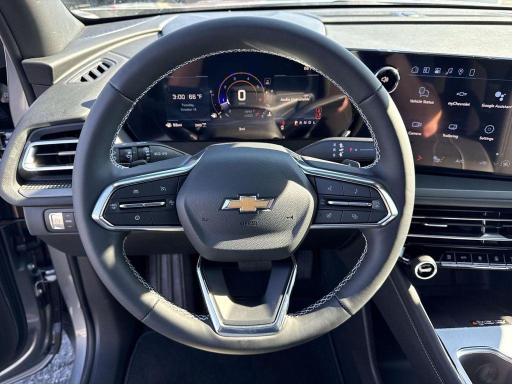 new 2026 Chevrolet Traverse car, priced at $48,420