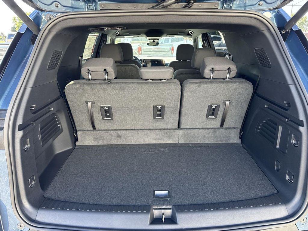 new 2026 Chevrolet Traverse car, priced at $46,205