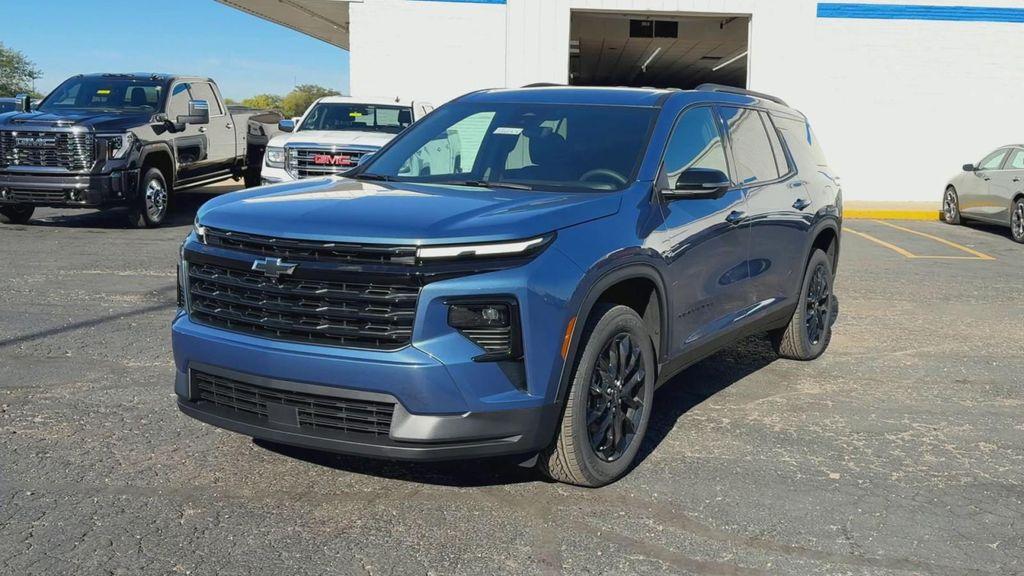new 2026 Chevrolet Traverse car, priced at $46,205
