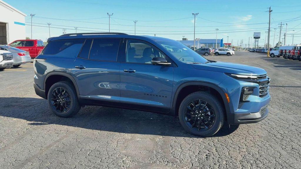 new 2026 Chevrolet Traverse car, priced at $46,205