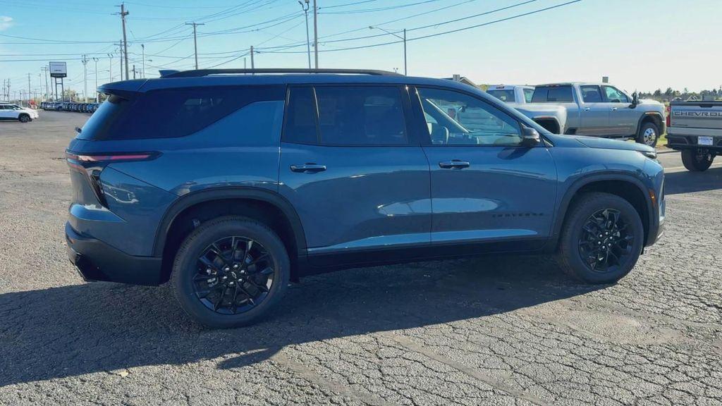 new 2026 Chevrolet Traverse car, priced at $46,205