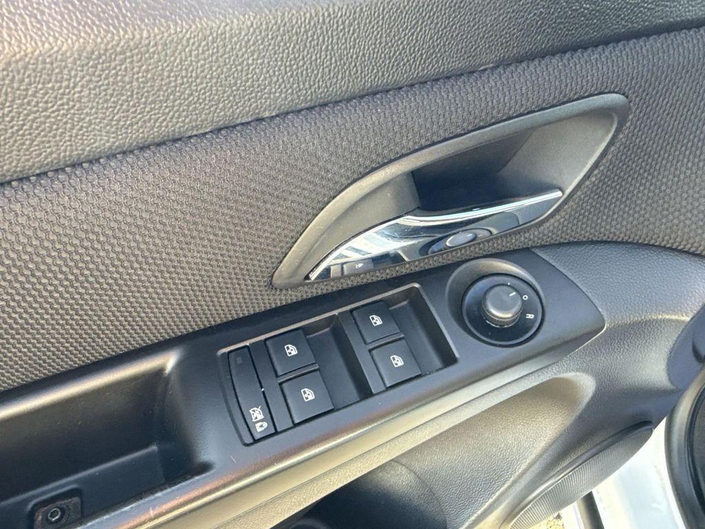 used 2014 Chevrolet Cruze car, priced at $7,400