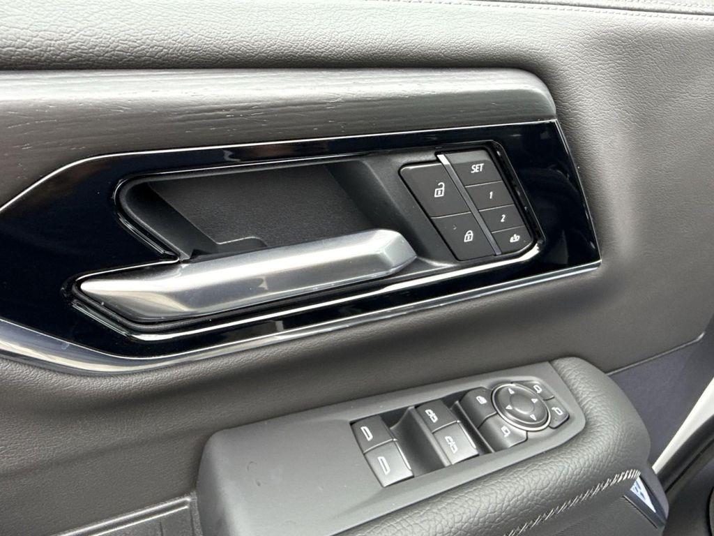 new 2025 GMC Yukon car, priced at $90,655