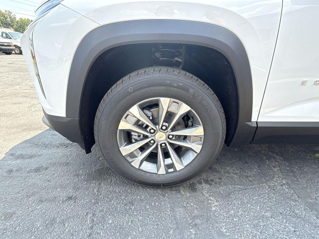 new 2026 Chevrolet Equinox car, priced at $33,640