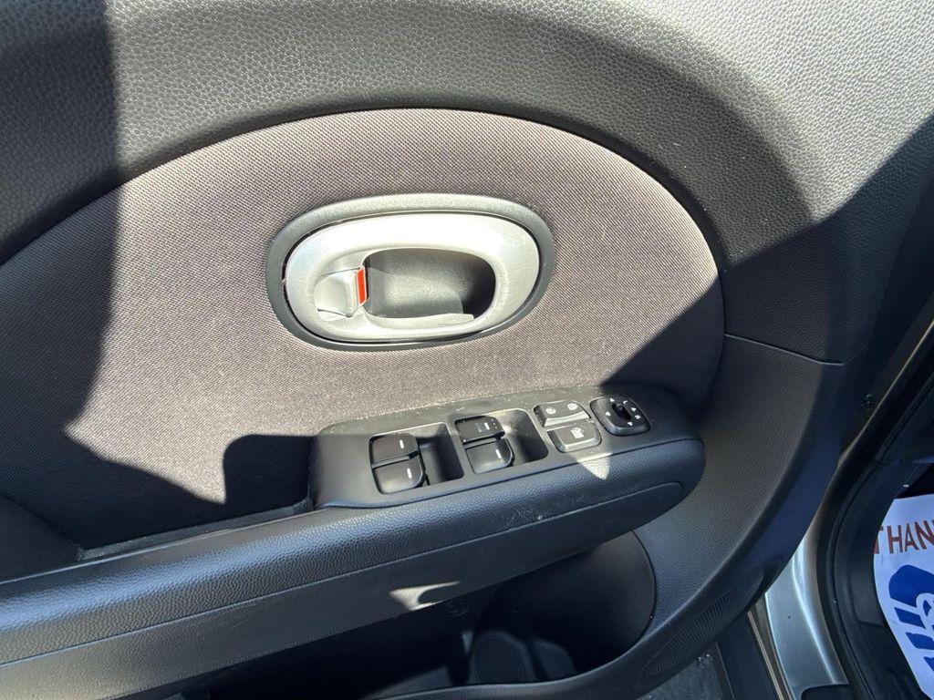 used 2016 Kia Soul car, priced at $8,996