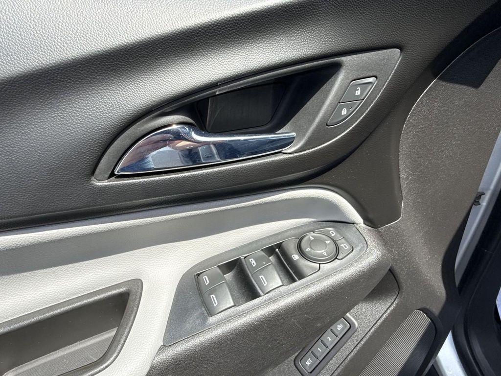 used 2019 Chevrolet Equinox car, priced at $11,495