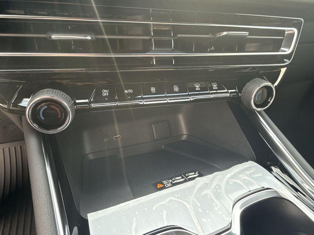 new 2026 Chevrolet Traverse car, priced at $43,120