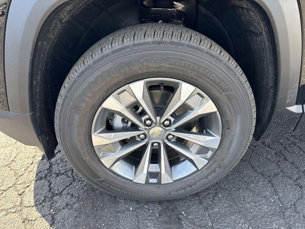 new 2026 Chevrolet Equinox car, priced at $30,495