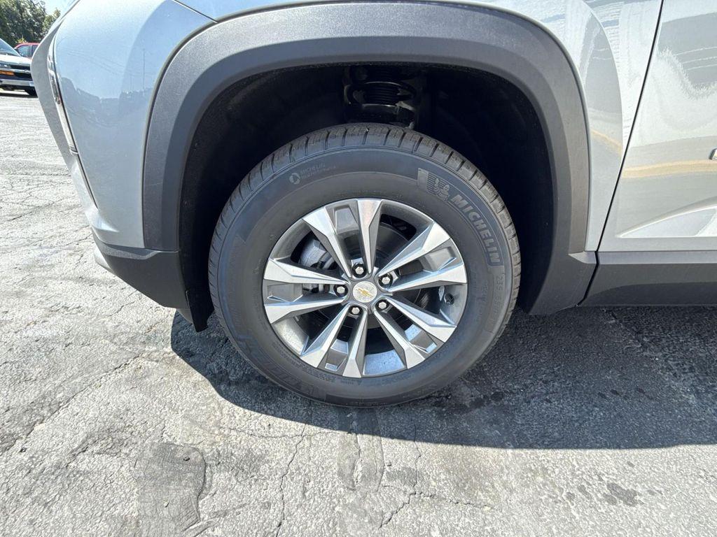 new 2026 Chevrolet Equinox car, priced at $33,640
