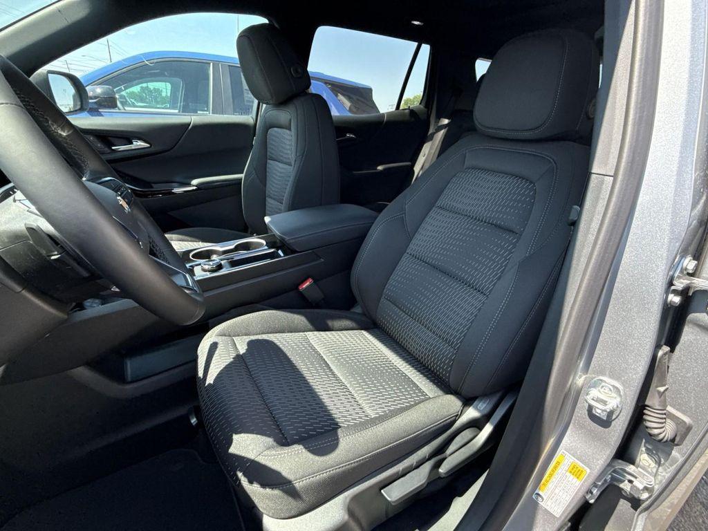 new 2026 Chevrolet Equinox car, priced at $33,640