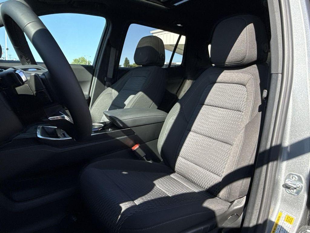 new 2026 Chevrolet Equinox car, priced at $33,640
