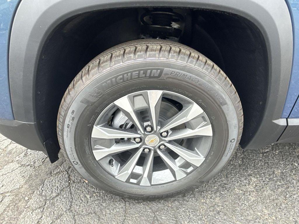 new 2026 Chevrolet Equinox car, priced at $31,995