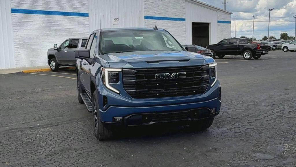 new 2026 GMC Sierra 1500 car, priced at $60,335