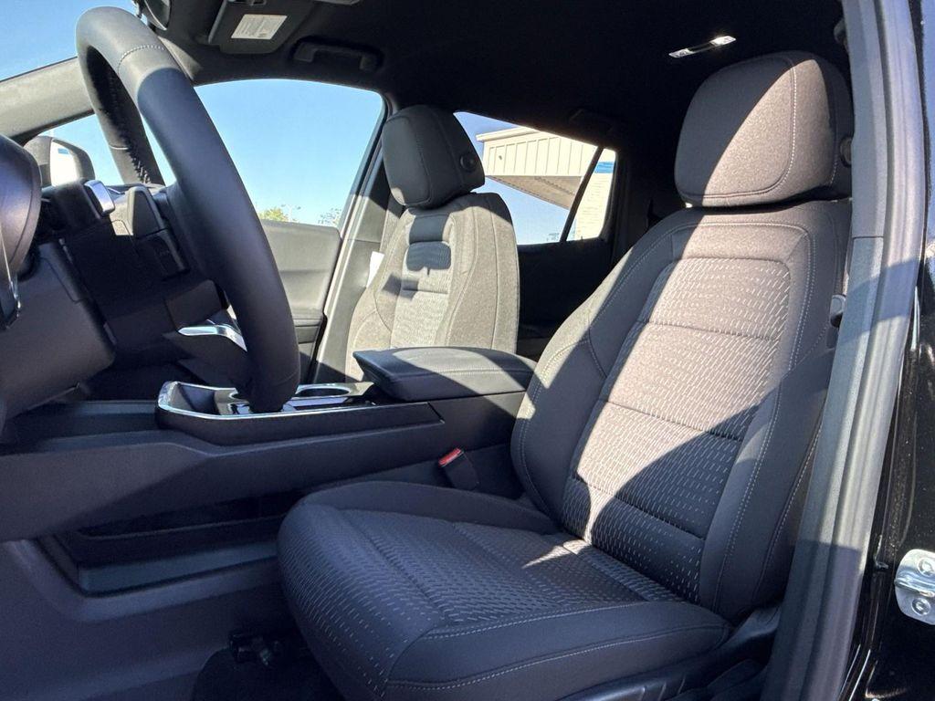 new 2026 Chevrolet Equinox car, priced at $30,495