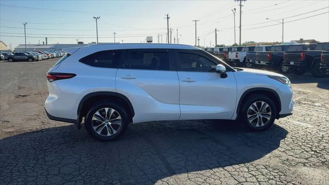 used 2024 Toyota Highlander car, priced at $46,995