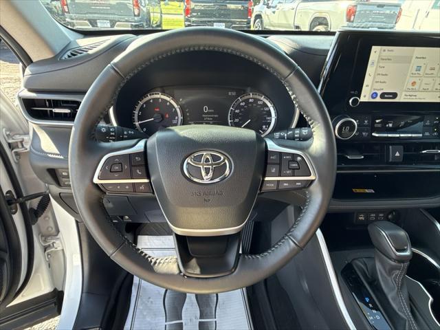 used 2024 Toyota Highlander car, priced at $46,995