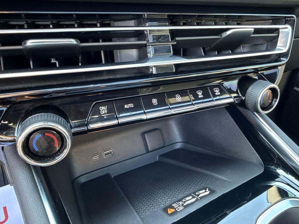 used 2024 Chevrolet Traverse car, priced at $40,795