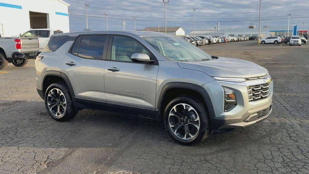 new 2026 Chevrolet Equinox car, priced at $33,470