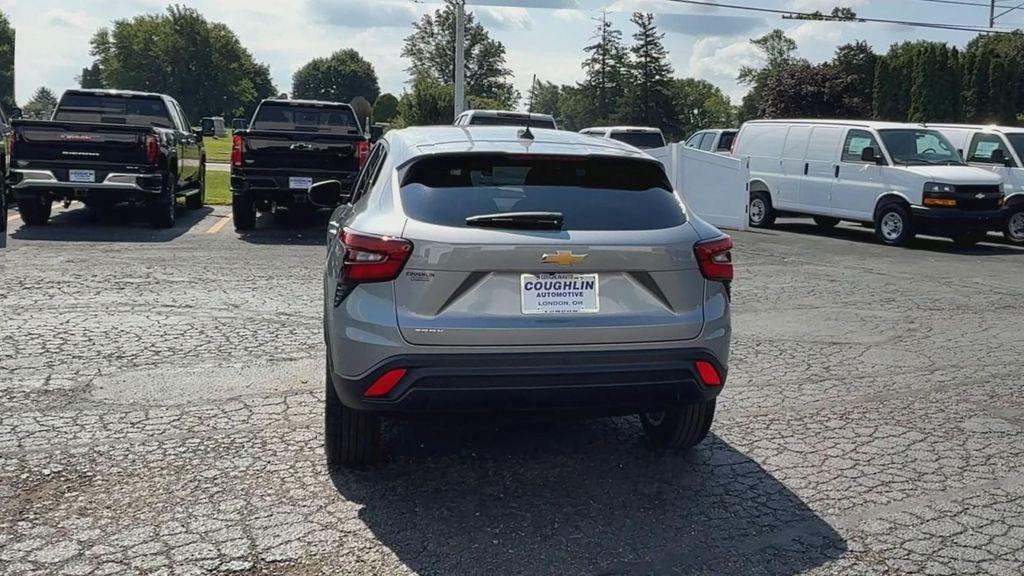 new 2025 Chevrolet Trax car, priced at $23,680