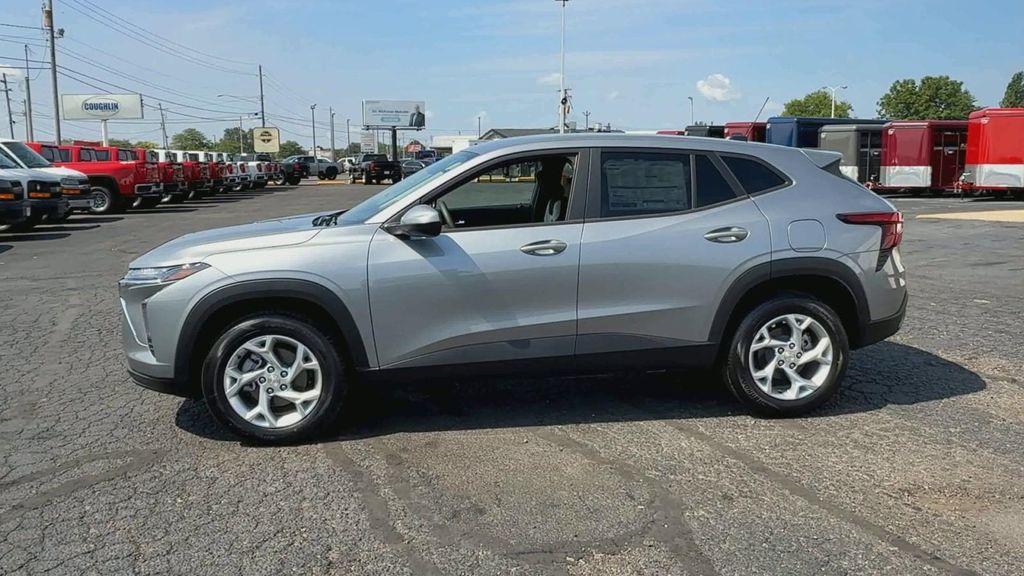 new 2025 Chevrolet Trax car, priced at $23,680
