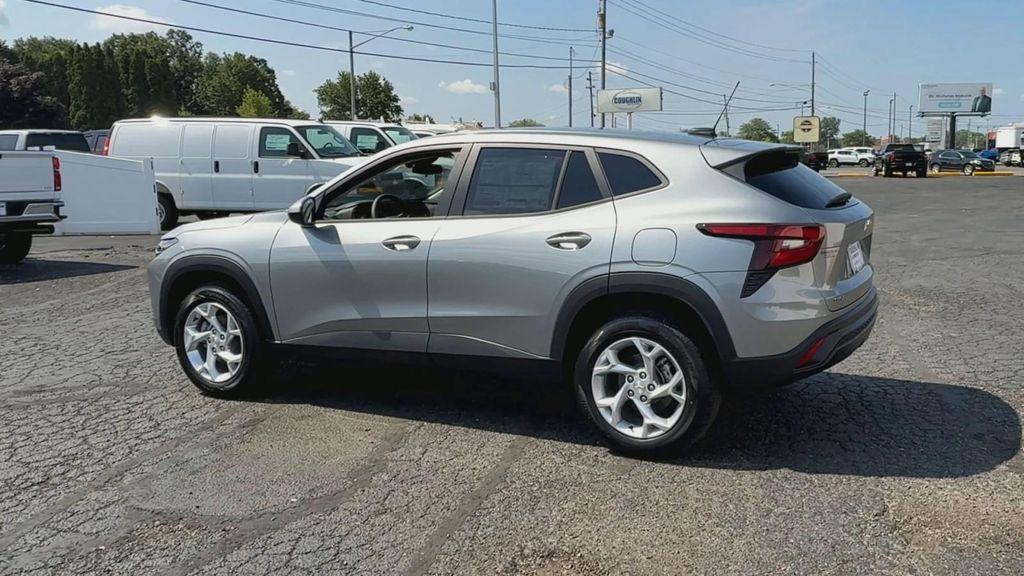 new 2025 Chevrolet Trax car, priced at $23,680