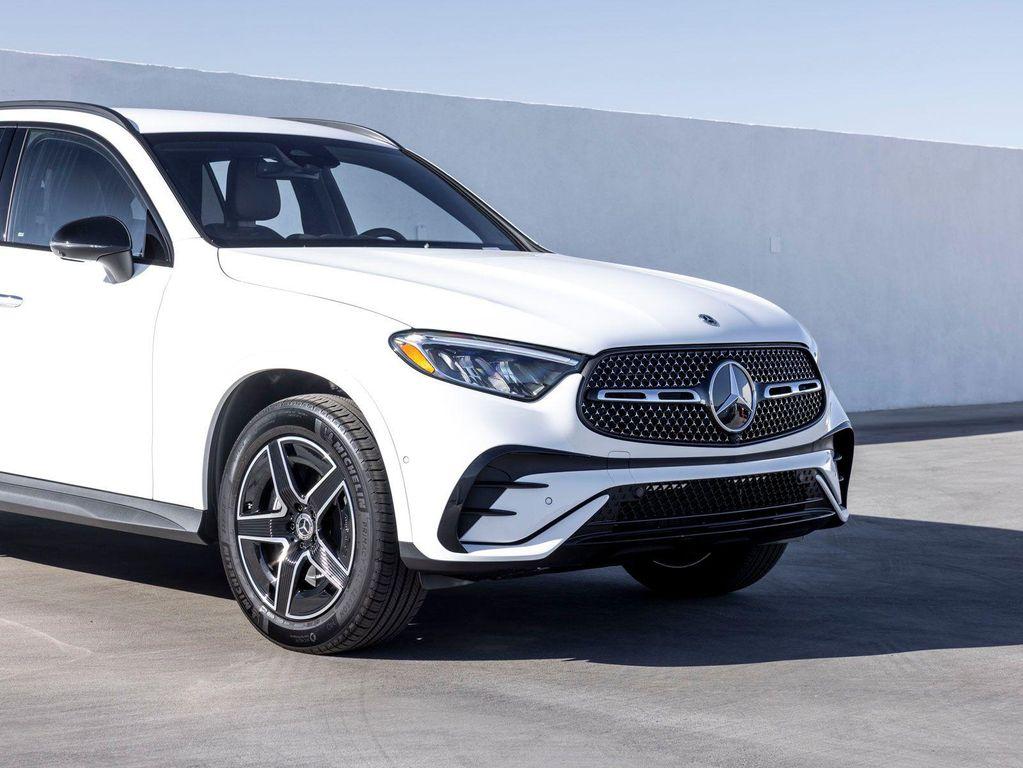 new 2026 Mercedes-Benz GLC 300 car, priced at $59,085