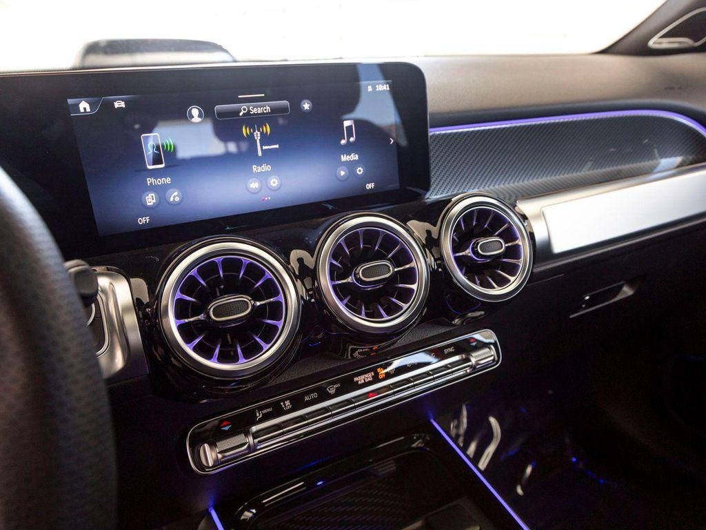 new 2025 Mercedes-Benz AMG GLB 35 car, priced at $62,670