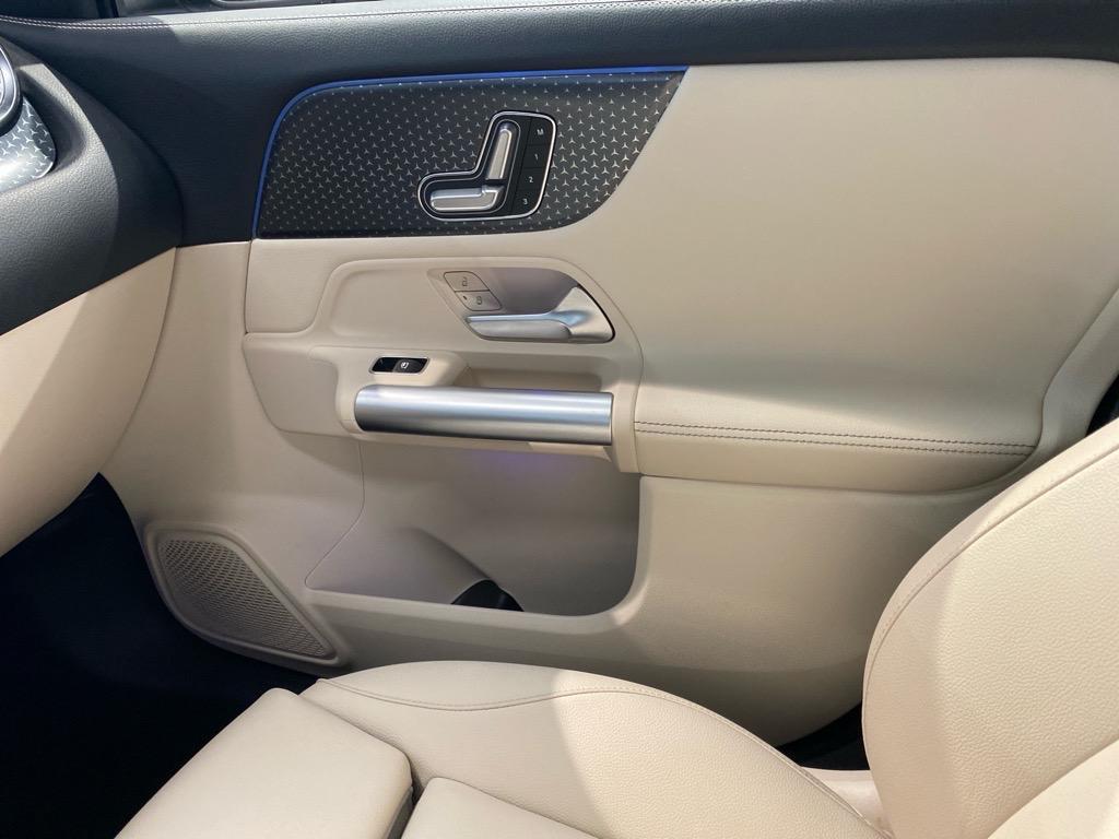 used 2025 Mercedes-Benz GLA 250 car, priced at $38,085