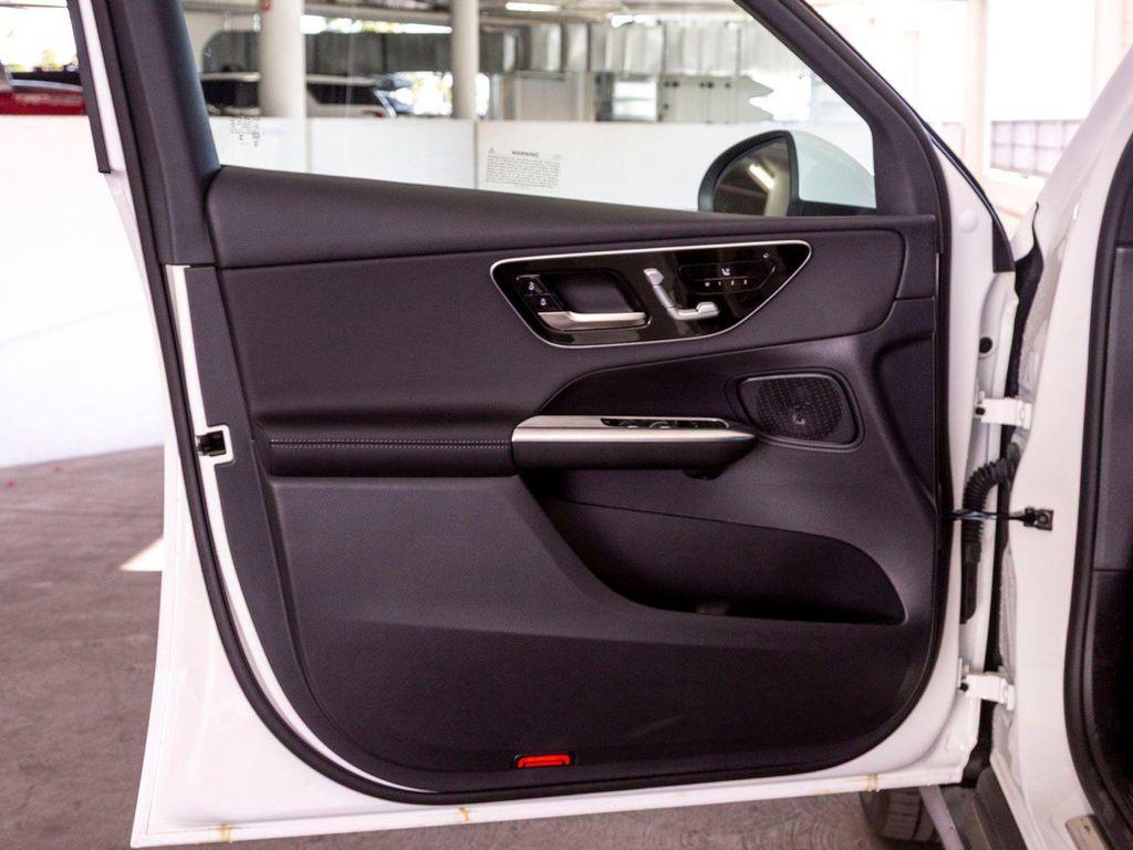 new 2025 Mercedes-Benz GLC 300 car, priced at $52,085