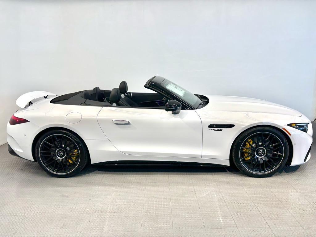 new 2025 Mercedes-Benz AMG SL 55 car, priced at $165,280