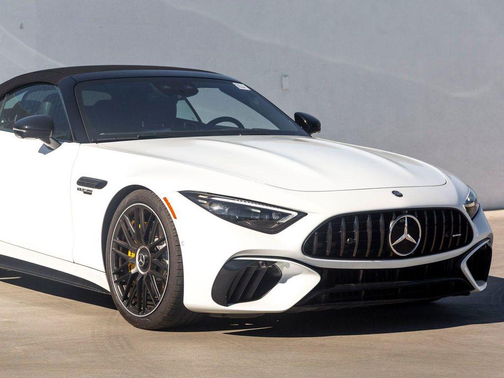 new 2025 Mercedes-Benz AMG SL 55 car, priced at $165,280