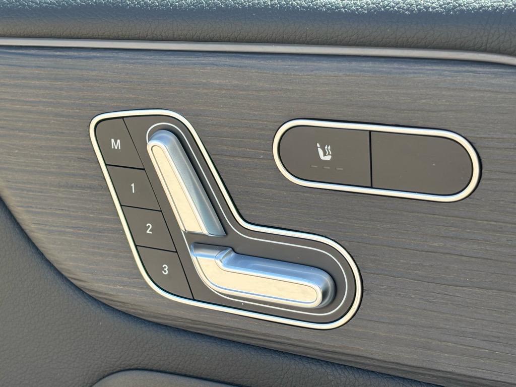 used 2022 Mercedes-Benz GLB 250 car, priced at $31,060