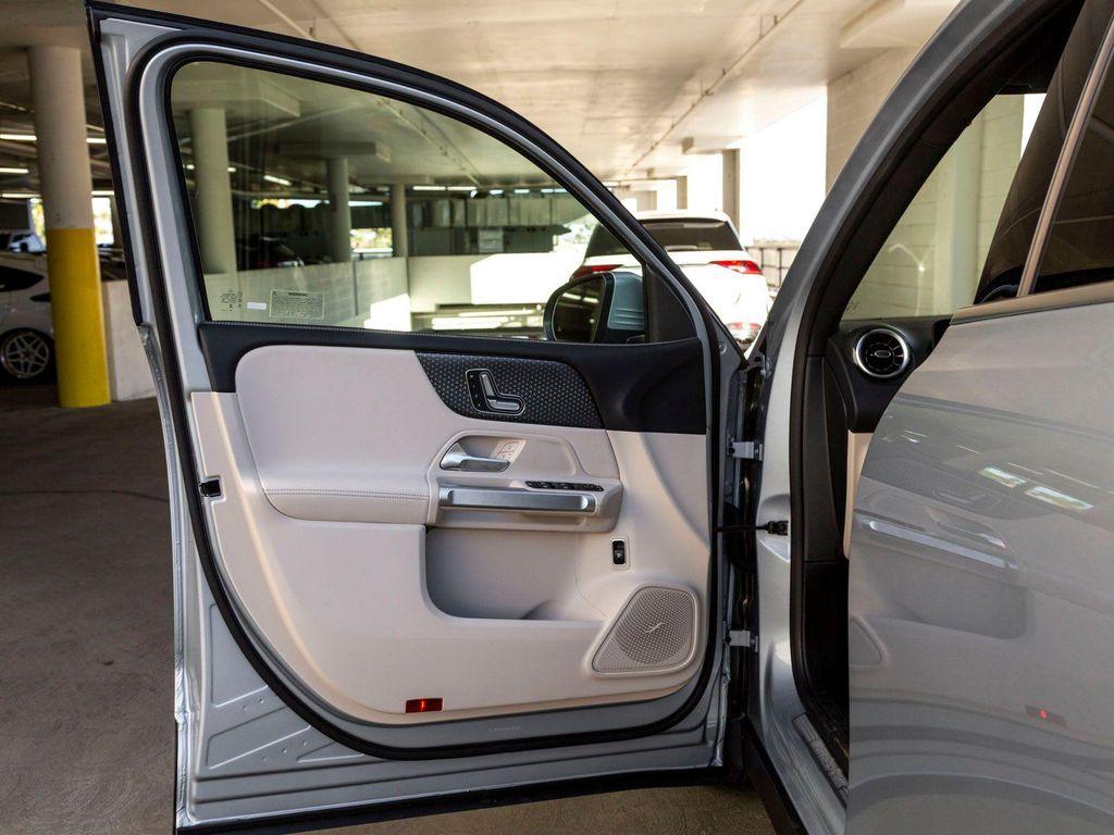 new 2026 Mercedes-Benz GLB 250 car, priced at $47,690