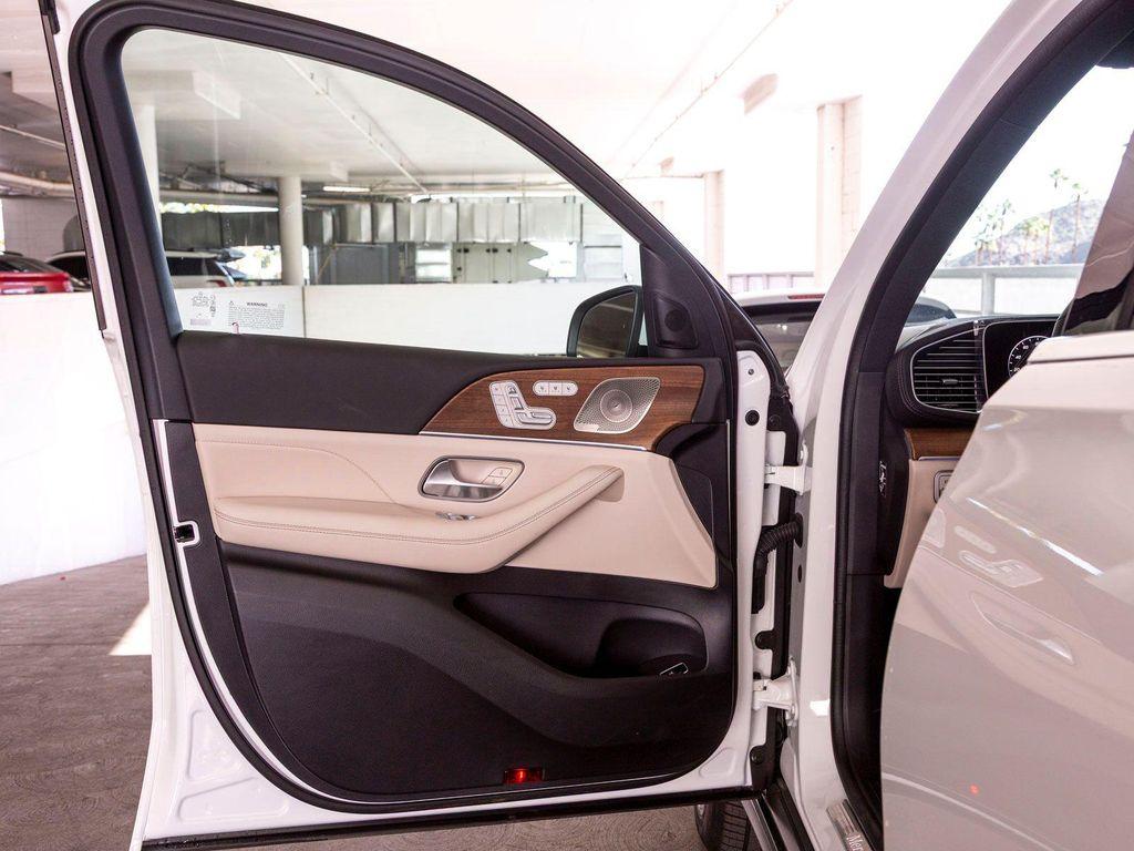 new 2025 Mercedes-Benz GLS 450 car, priced at $91,775