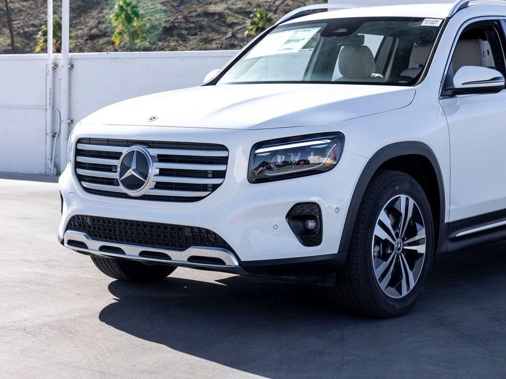 new 2025 Mercedes-Benz GLB 250 car, priced at $47,420